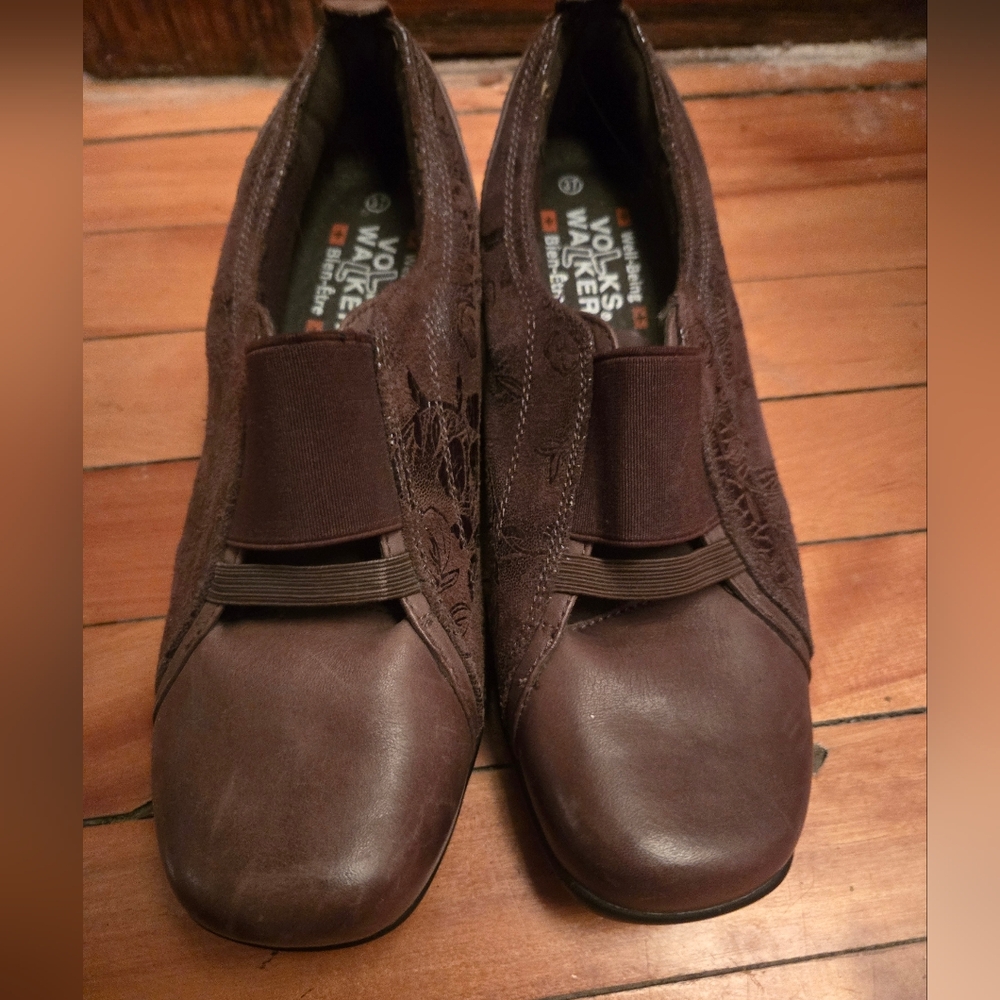 🖤 Volks Walkers Brown Comfort Slip-On Shoes | Size 37 | Floral Embossed